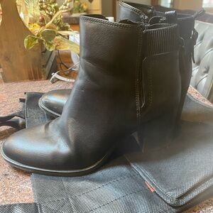 Baretraps Posture Ankle Bootie